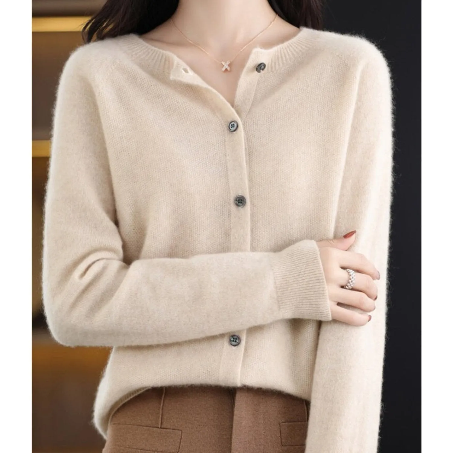 Eloria | Cardigan Boutonné légant pour Femmes