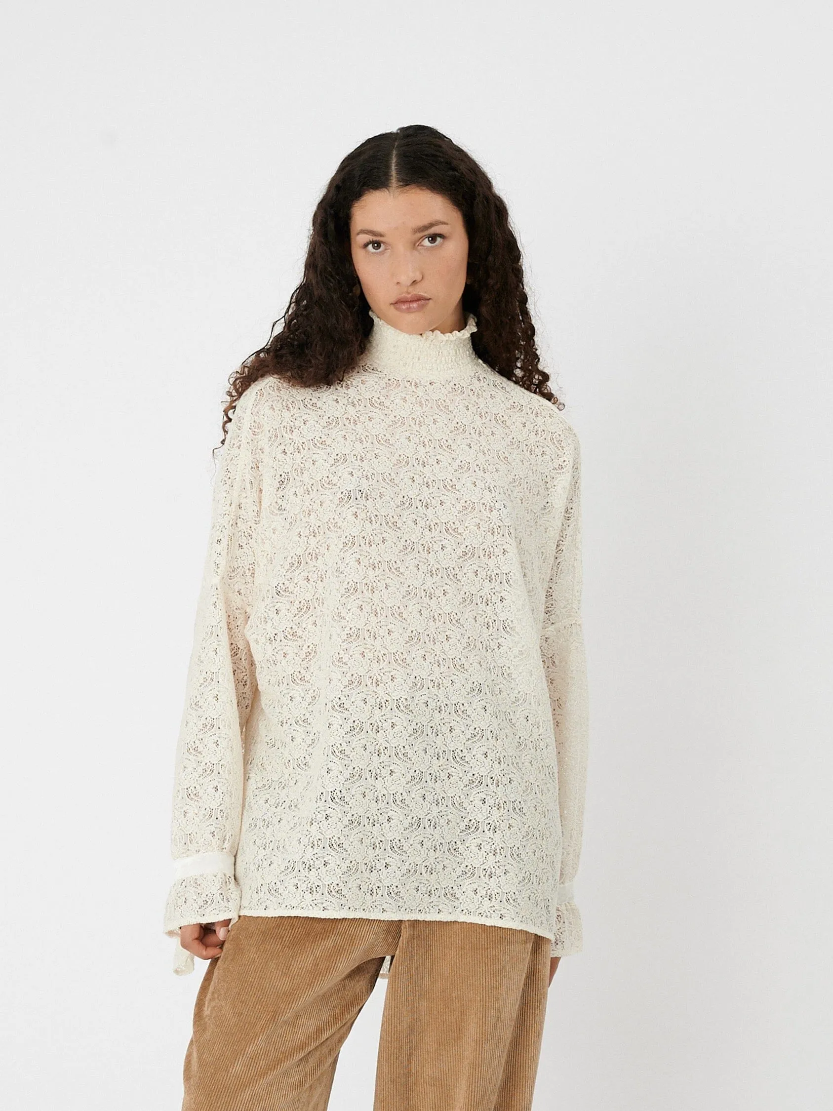EUPRAXIA - Blouse à col smocké en dentelle Ivoire