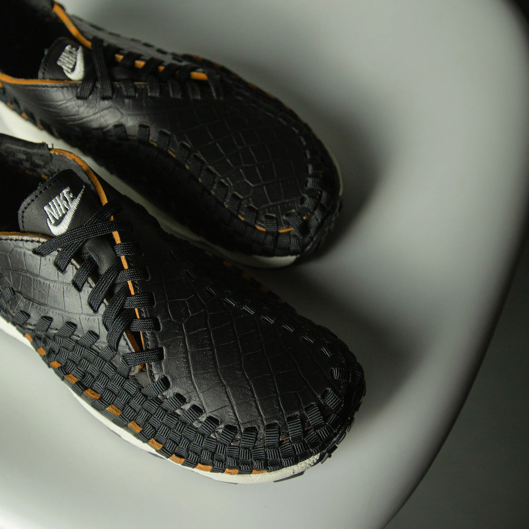 Nike - WMNS Air Footscape Woven Premium (black / pale ivory / desert ochre)