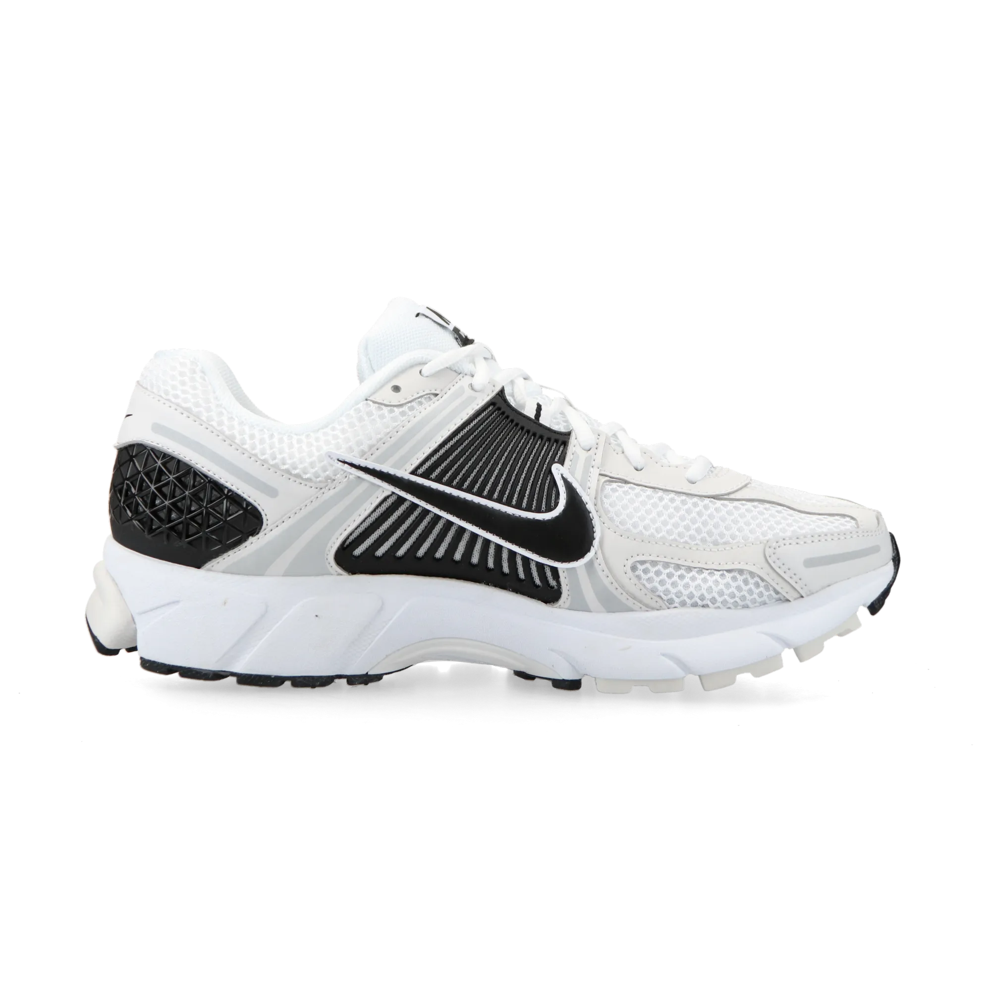 Nike - Zoom Vomero 5 (white / black / platinum tint / mtlc platinum)
