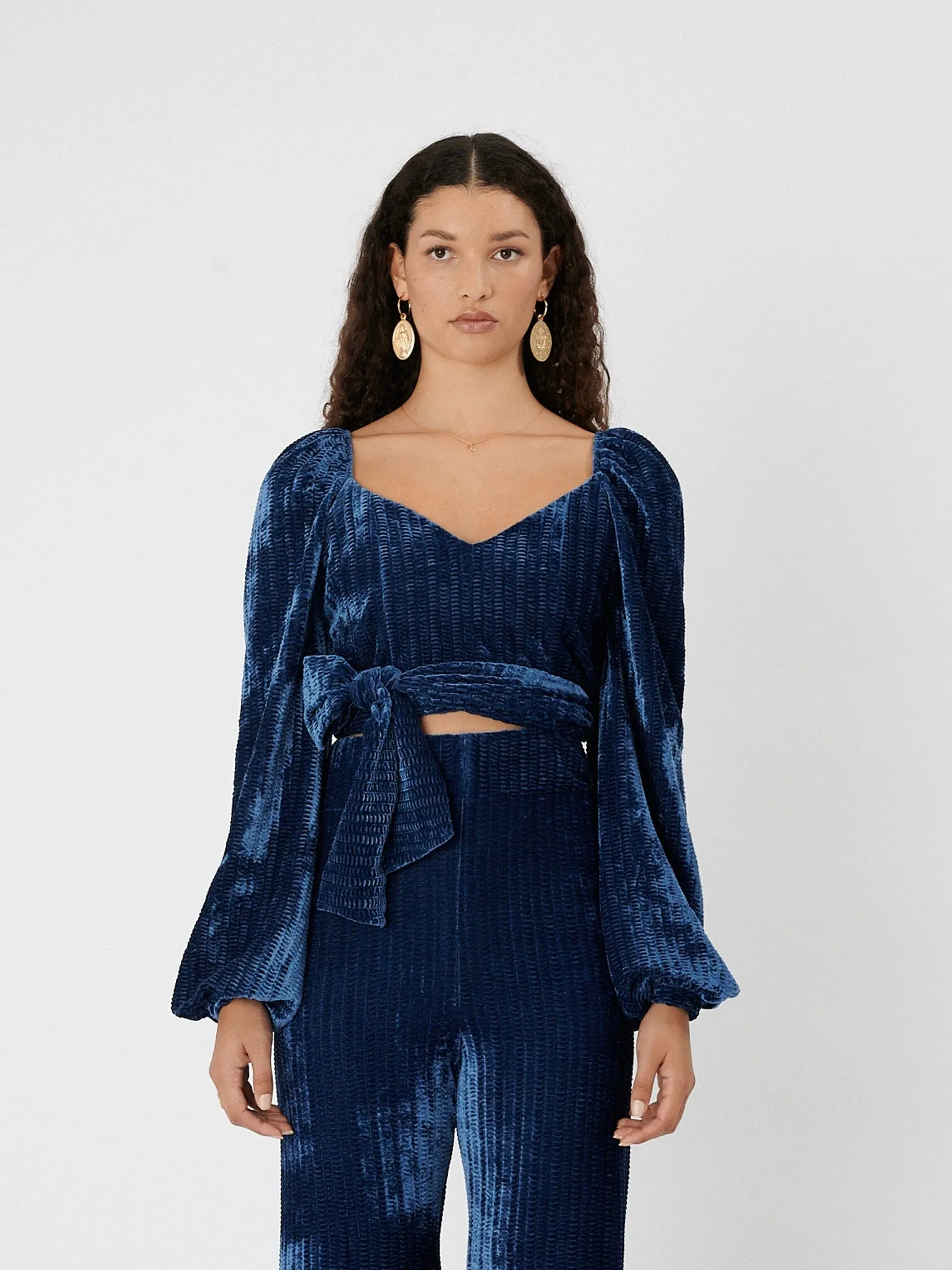 SPERONE - Blouse cropped cache-cur à nouer manches longues en velours Navy